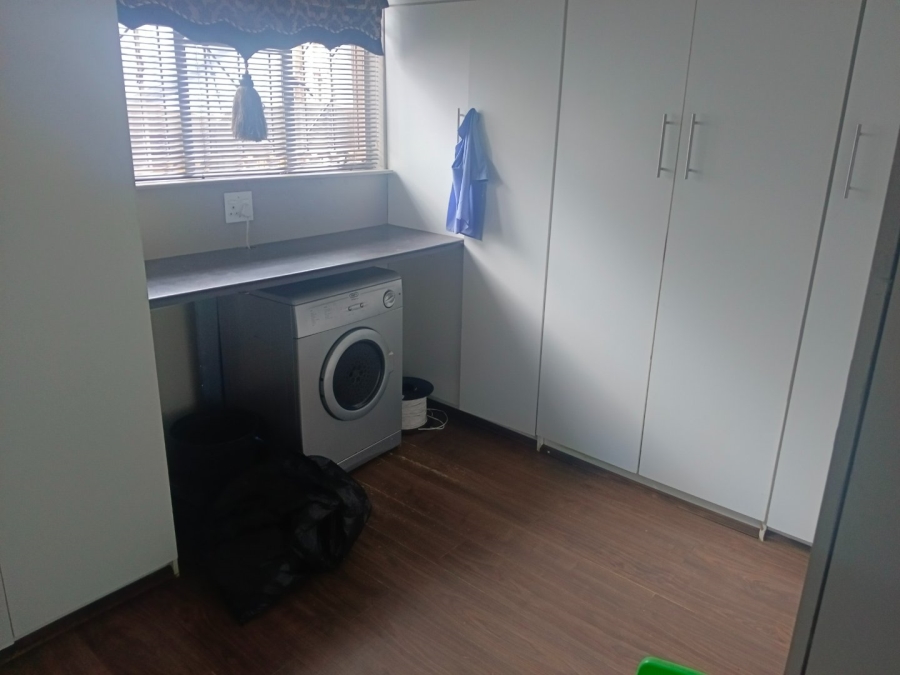 To Let 4 Bedroom Property for Rent in Riebeeckstad Free State